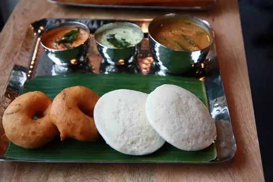 Idli & Medu Vada Combo (2 pcs each Combo)