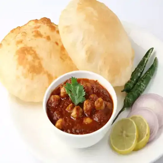 chole bhatura (2 pcs)