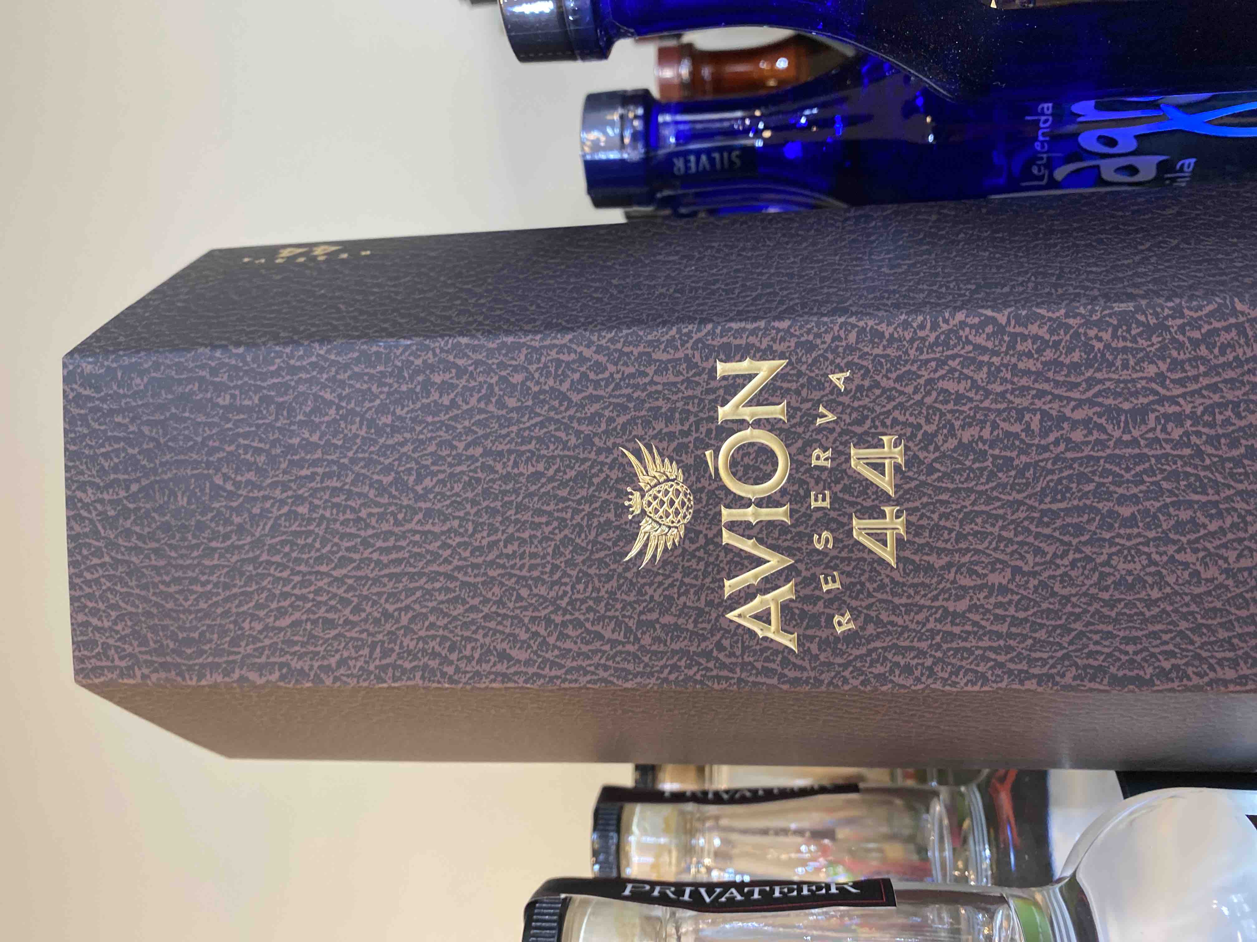 AVION Reserva 44